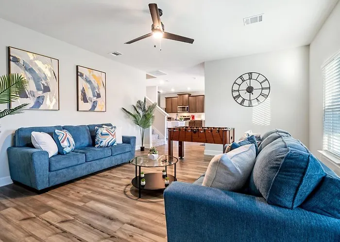 Crew-ready Private Brs W Tvs Parking Holiday home