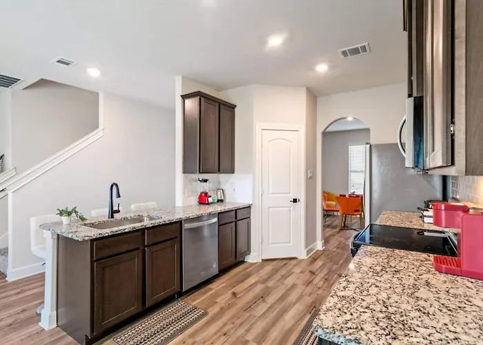 Crew-ready Private Brs W Tvs Parking Fort Worth