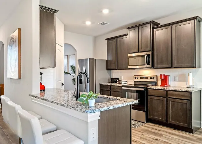 Holiday home Crew-ready Private Brs W Tvs Parking Fort Worth