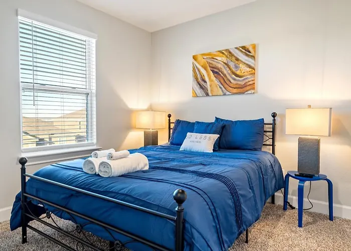 Holiday home Crew-ready Private Brs W Tvs Parking Fort Worth