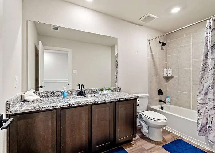 Holiday home Crew-ready Private Brs W Tvs Parking *