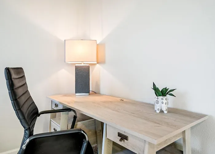 Holiday home Crew-ready Private Brs W Tvs Parking