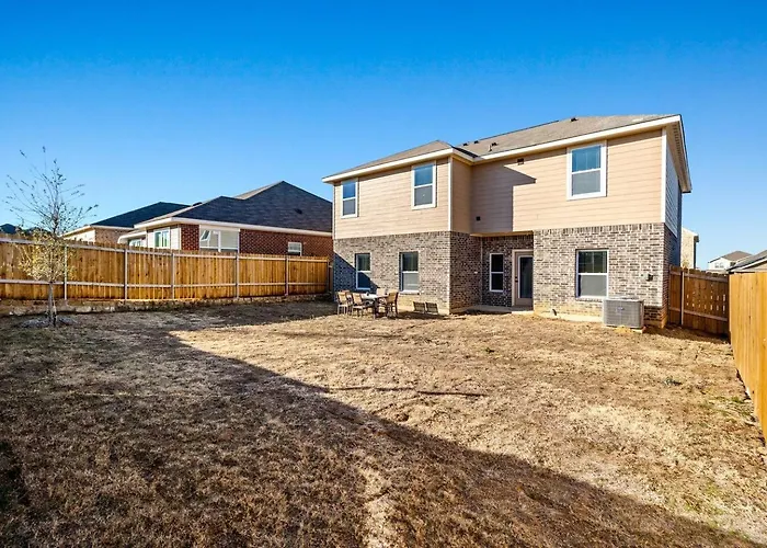 Crew-ready Private Brs W Tvs Parking Fort Worth